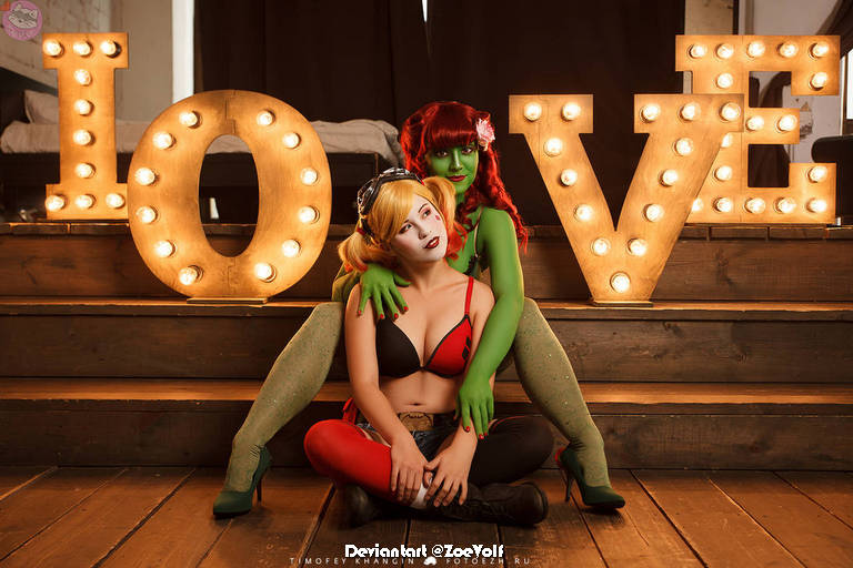 Harley Quinn (TV Series) - Harley Quinn (Harleen Frances Quinzel) &amp; Poison Ivy (Pamela Lillian Isley) Cosplay - refined study
