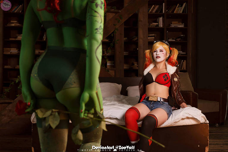 Harley Quinn (TV Series) - Harley Quinn (Harleen Frances Quinzel) &amp; Poison Ivy (Pamela Lillian Isley) Cosplay - mature capture