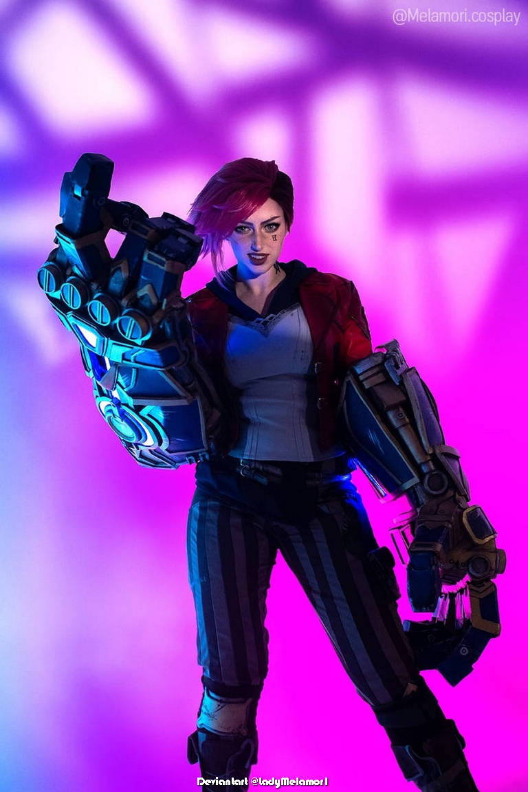 League of Legends - Vi (Violet) (The Piltover Enforcer) (Arcane Undercity) Cosplay - full length photo