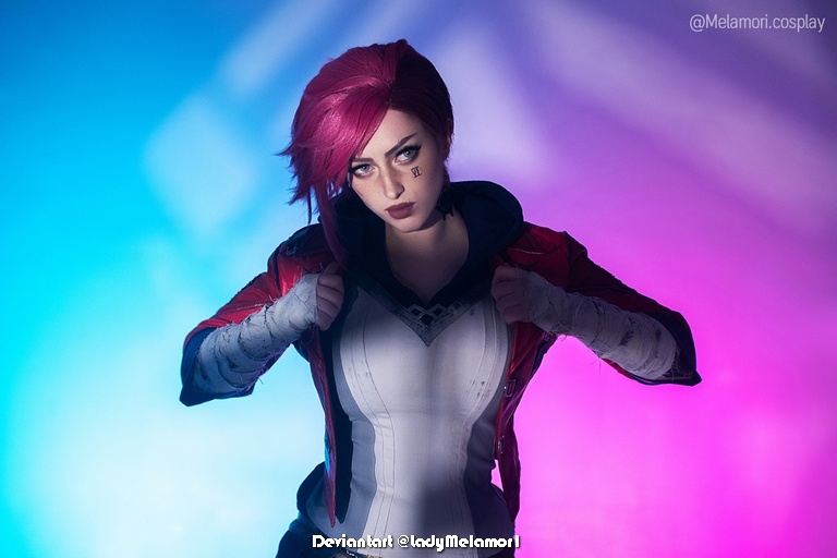 League of Legends - Vi (Violet) (The Piltover Enforcer) (Arcane Undercity) Cosplay - costume portrait
