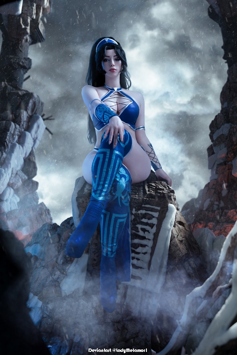 Mortal Kombat - Remake - Kitana Cosplay - mature aesthetic capture