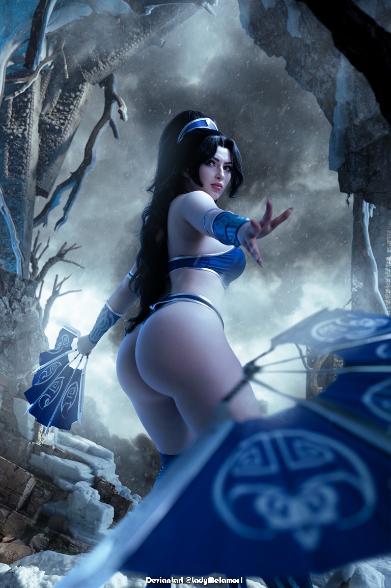 Mortal Kombat - Remake - Kitana Cosplay - focused costume photography