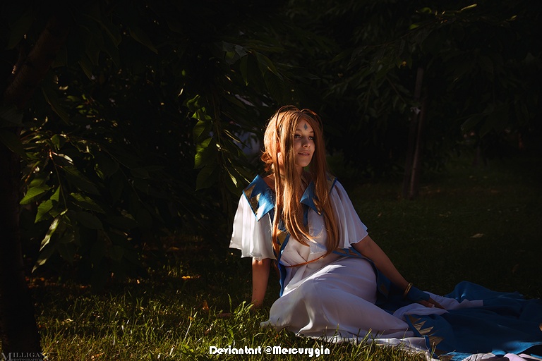 Oh My Goddess! - Belldandy Cosplay - full length photo