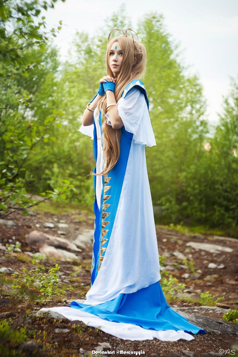 Oh My Goddess! - Belldandy Cosplay - full body character photo