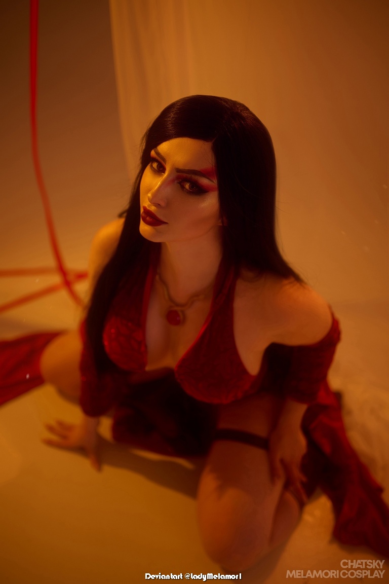 Prince of Persia - The Two Thrones - Kaileena (Empress of Time) Cosplay - costume focus