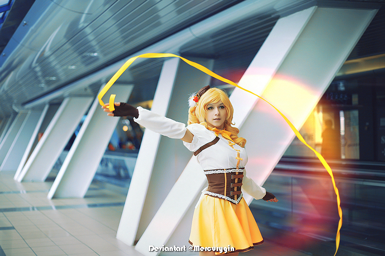 Puella Magi Madoka Magica (Madoka Magica) - Mami Tomoe Cosplay - costume portrait Puella Magi Madoka Magica (Madoka Magica) - Mami Tomoe Cosplay - costume portrait