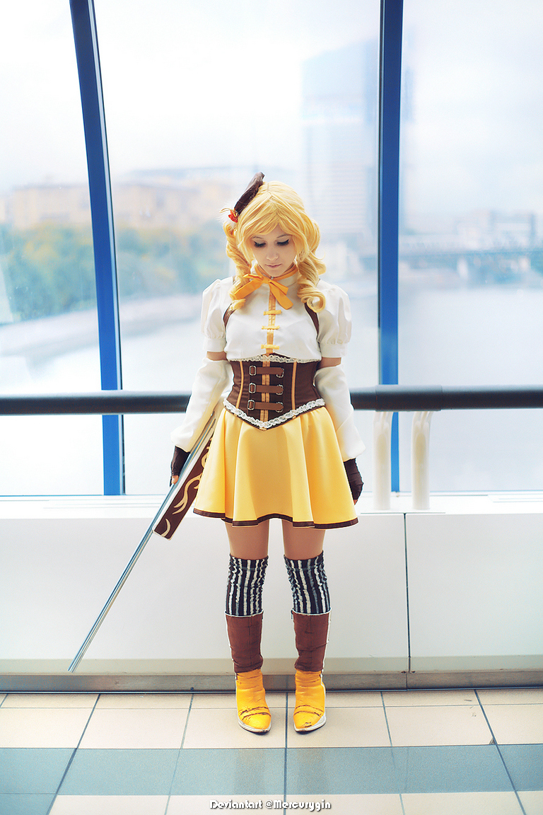 Puella Magi Madoka Magica (Madoka Magica) - Mami Tomoe Cosplay - full length photo Puella Magi Madoka Magica (Madoka Magica) - Mami Tomoe Cosplay - full length photo