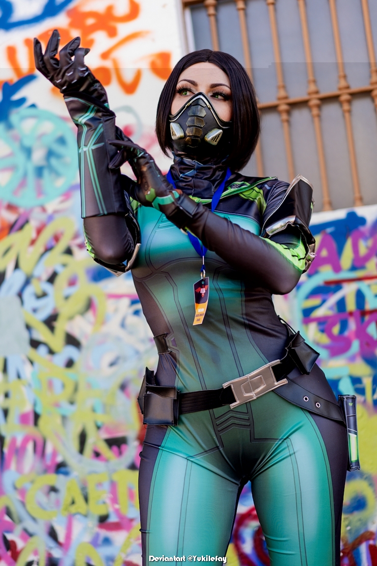 Valorant - Sabine Callas (Viper) Cosplay - character recreation portrait