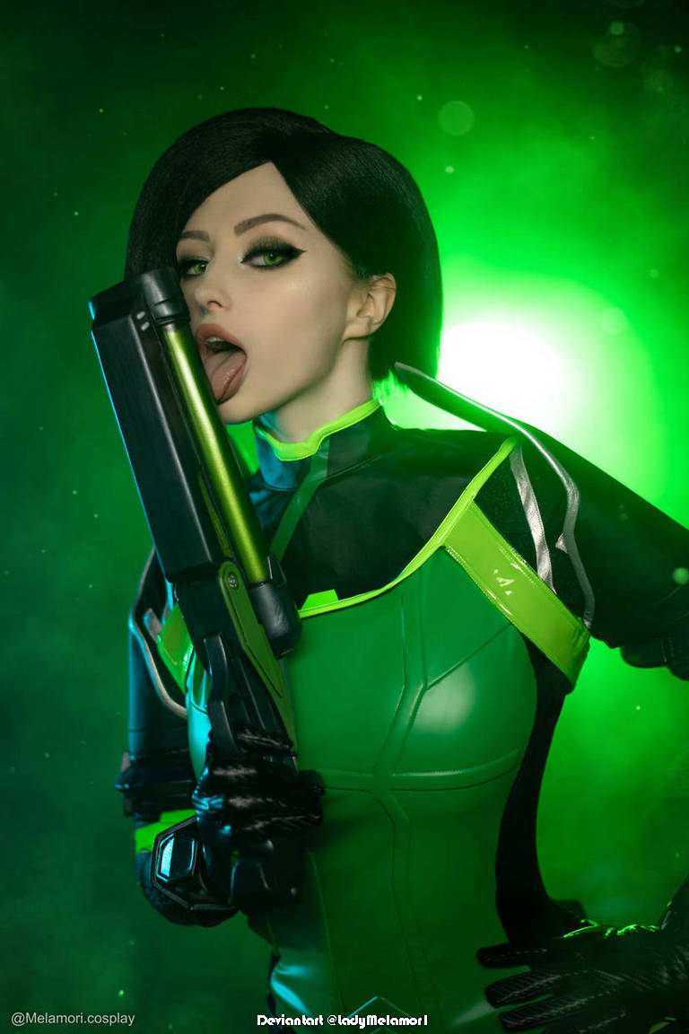 Valorant - Sabine Callas (Viper) Cosplay - costume showcase portrait