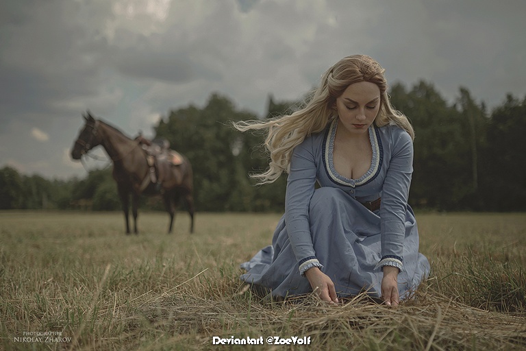 Westworld - Dolores Abernathy Cosplay - full length photo