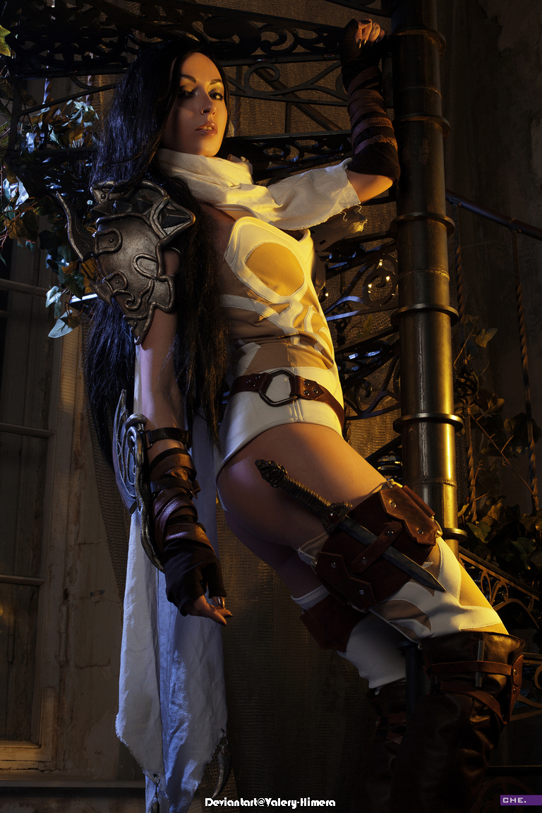 ArcheAge - Assassin Cosplay - sophisticated character portrait