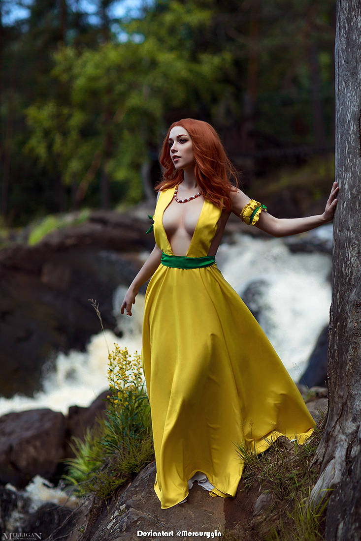 GWENT - The Witcher Card Game - Ida Emean aep Sivney Cosplay - cinematic portrait