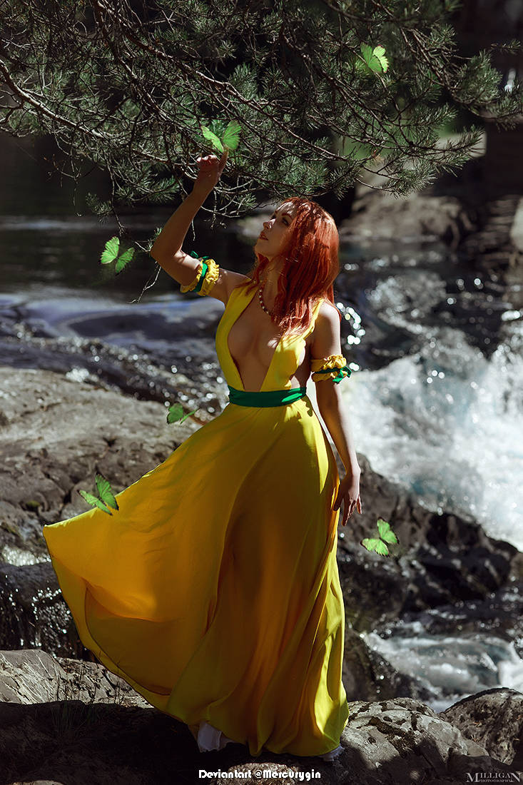 GWENT - The Witcher Card Game - Ida Emean aep Sivney Cosplay - mature capture