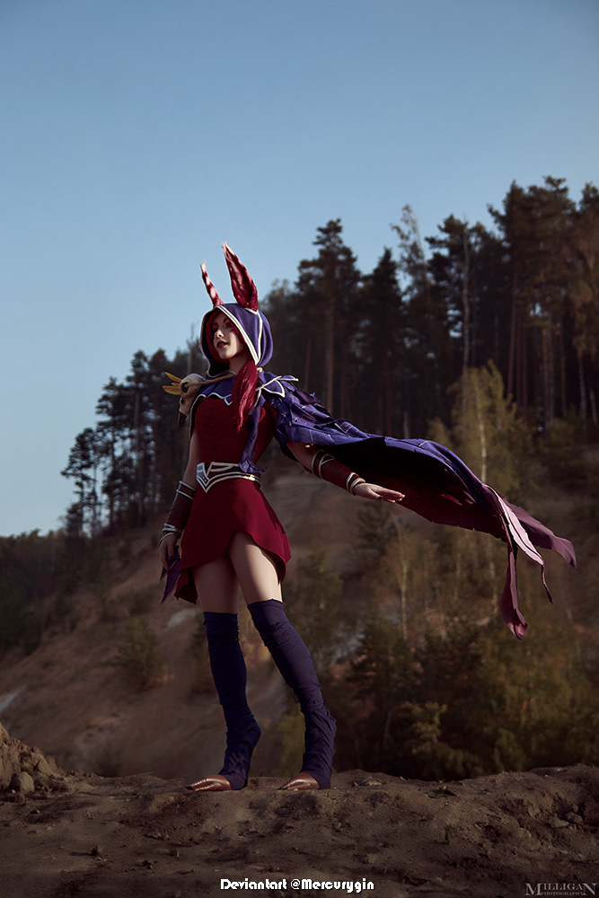 League of Legends - Xayah (The Rebel) Cosplay - costume show