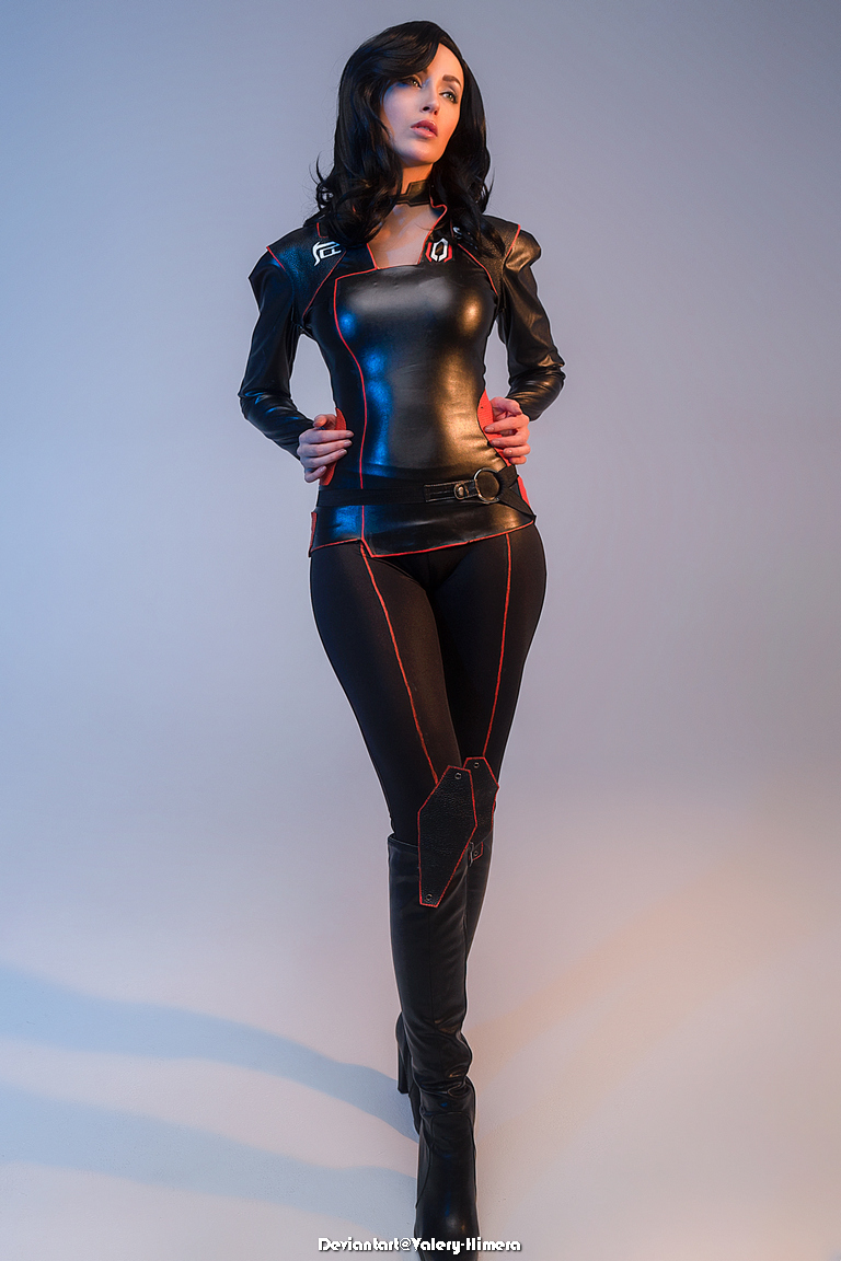 Mass Effect 2 Miranda Lawson Cosplay 1