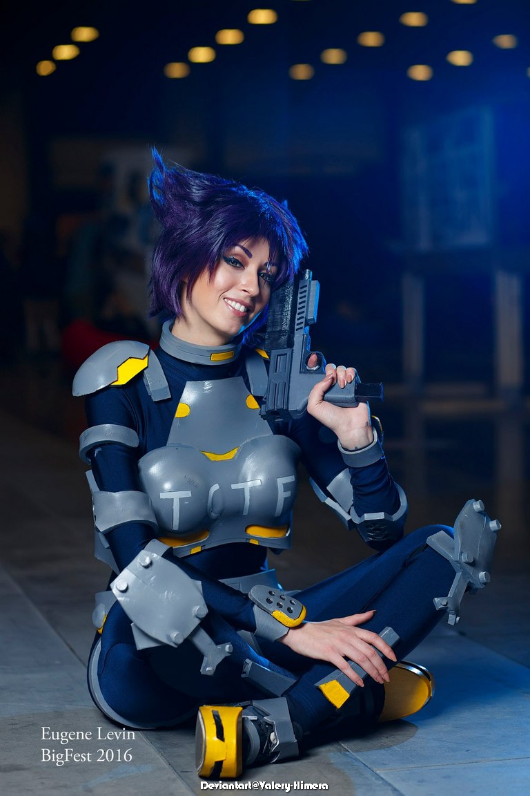 Oni - Mai Hasegawa (Konoko) Cosplay - full length photo