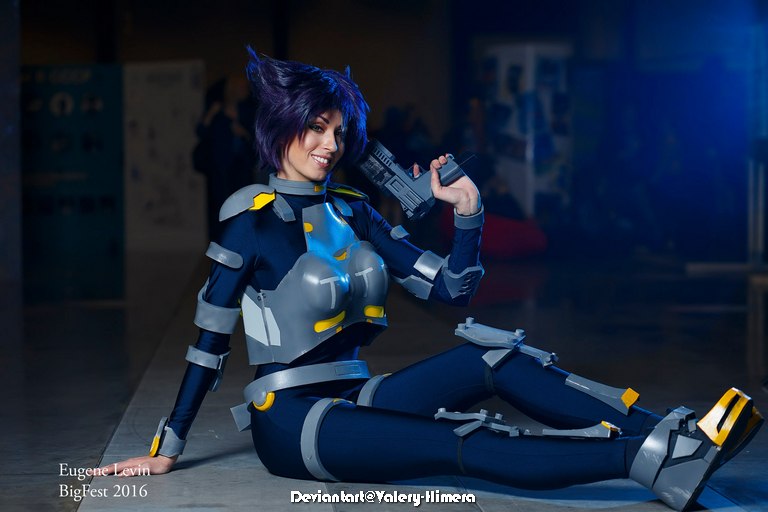 Oni - Mai Hasegawa (Konoko) Cosplay - full body character photo
