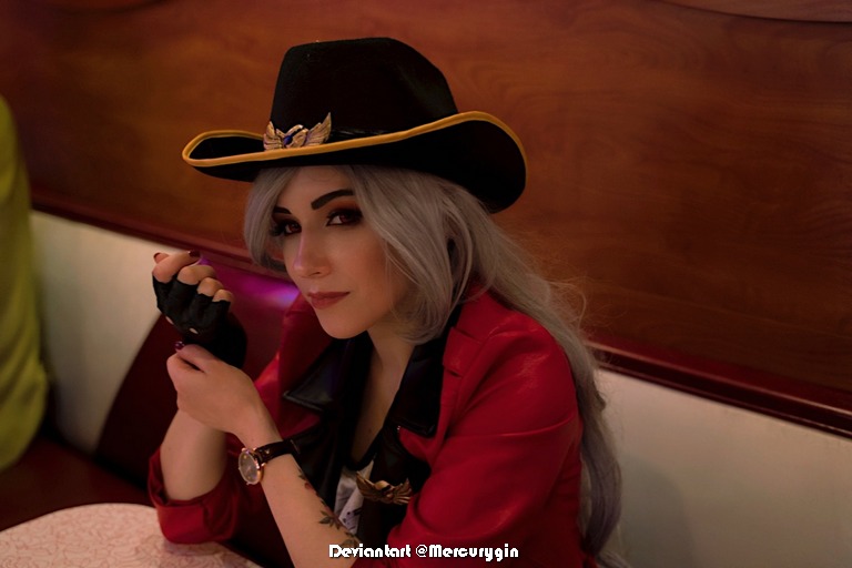Overwatch - Ashe (Elizabeth Caledonia Calamity Ashe) (Deadlock) Cosplay - full length port.