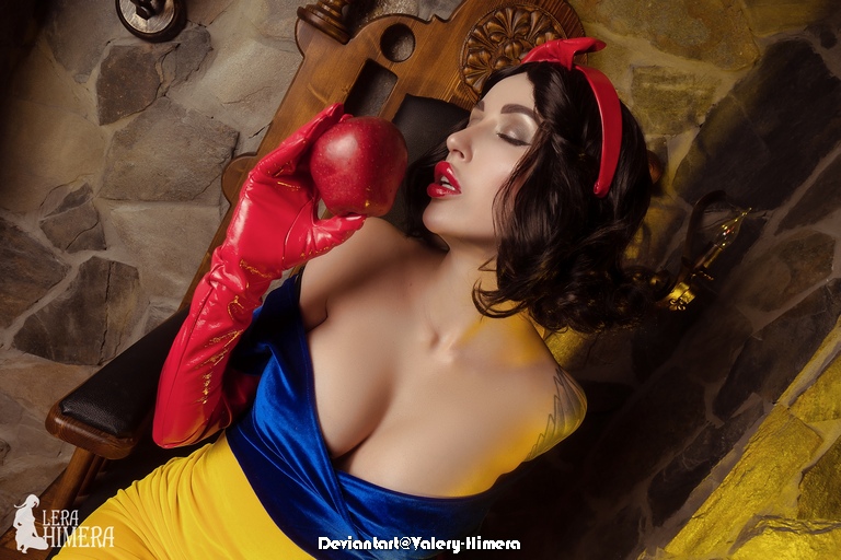 Disneys Snow White - Snow White Cosplay - refined costume study
