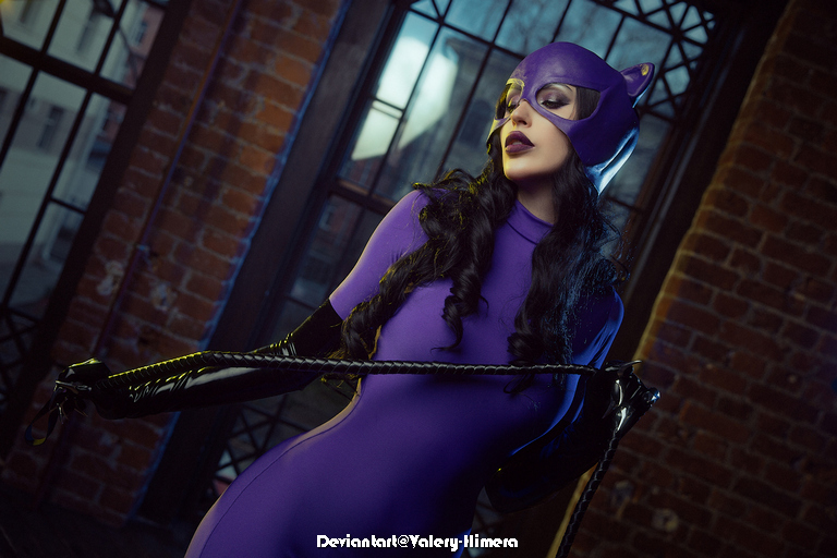 Batman - Catwoman (Selina Kyle) Cosplay - full length photo