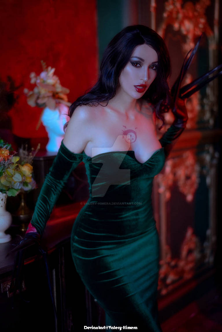 Fullmetal Alchemist - Lust (Lust the Lascivious) Cosplay - inspired capture