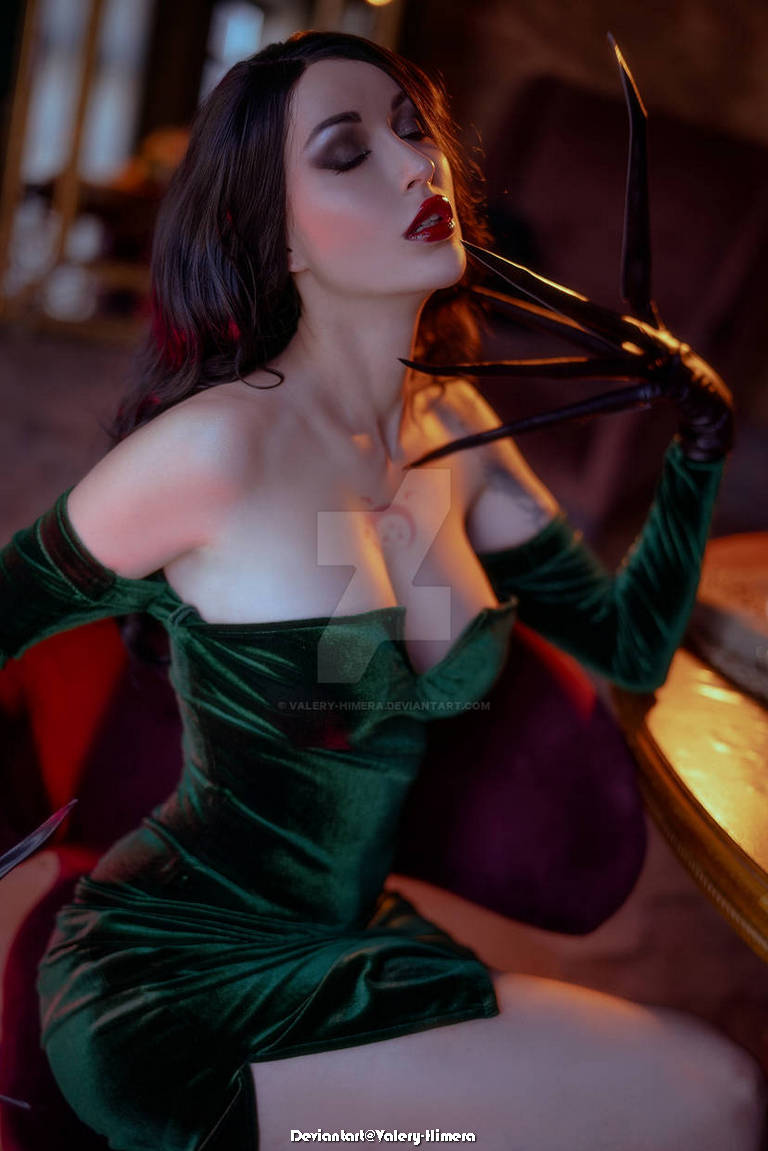 Fullmetal Alchemist - Lust (Lust the Lascivious) Cosplay - delicate portrait