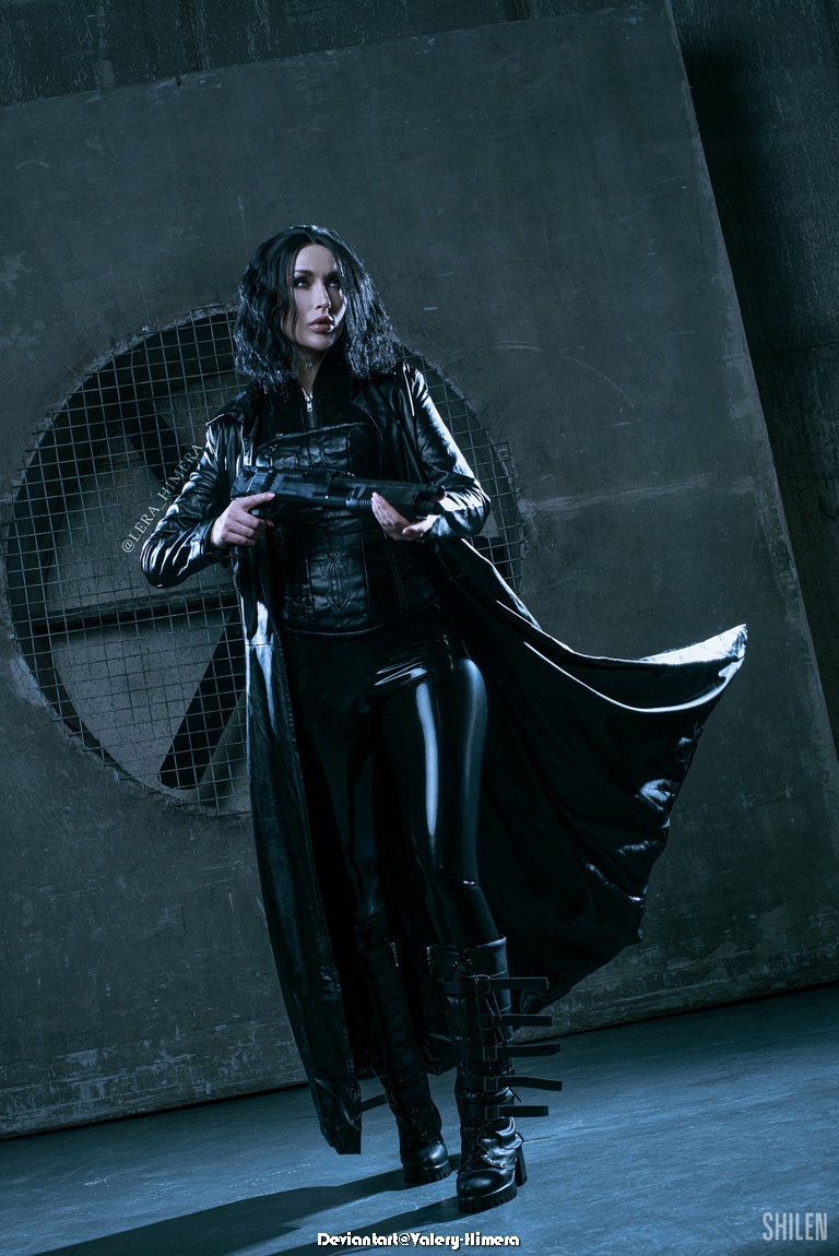 Underworld - Selene Cosplay - full body character photo Underworld - Selene Cosplay - full body character photo