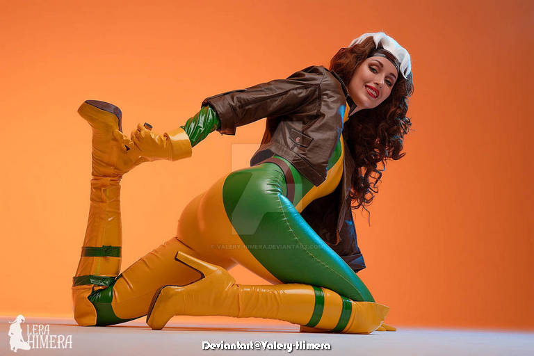 X-Men - Anna Marie (Rogue) (Earth-616) Cosplay - full body port.