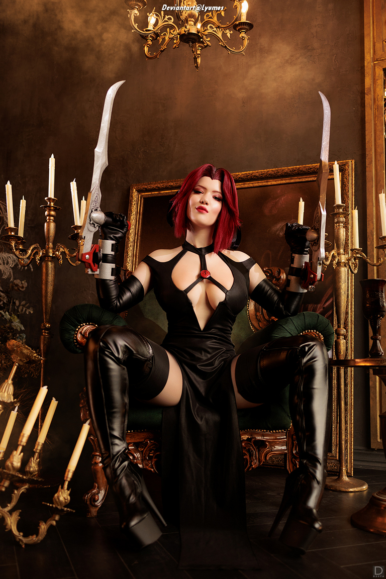 BloodRayne - Rayne Cosplay - focused costume photography
