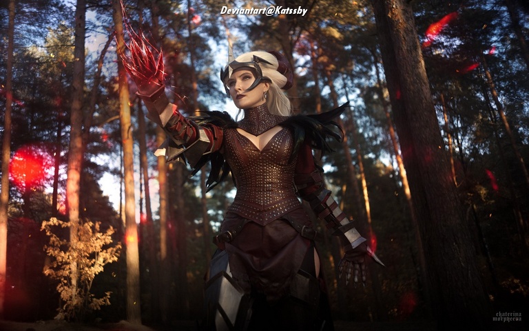 Dragon Age - Origins - Flemeth of Highever (Witch of the Wilds) (Ashabellanar) Cosplay - costume portrait