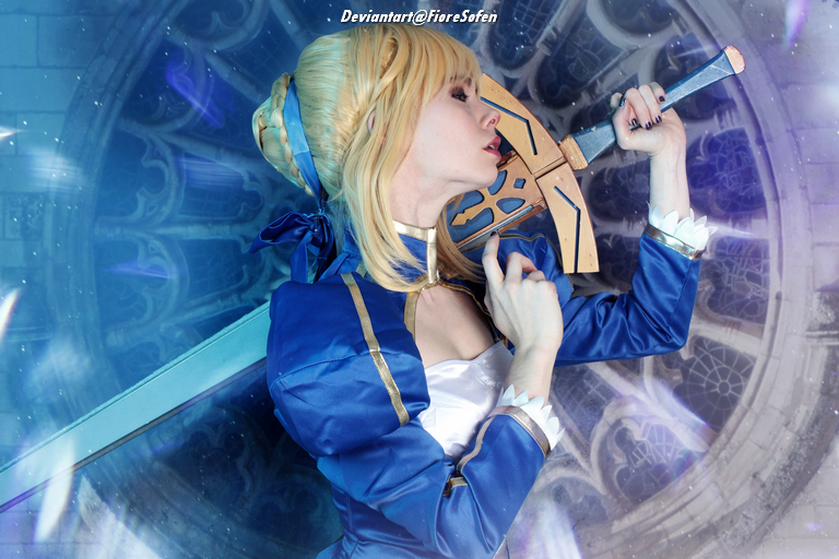 Fate Grand Order - Artoria Pendragon (Saber) Cosplay - body photo