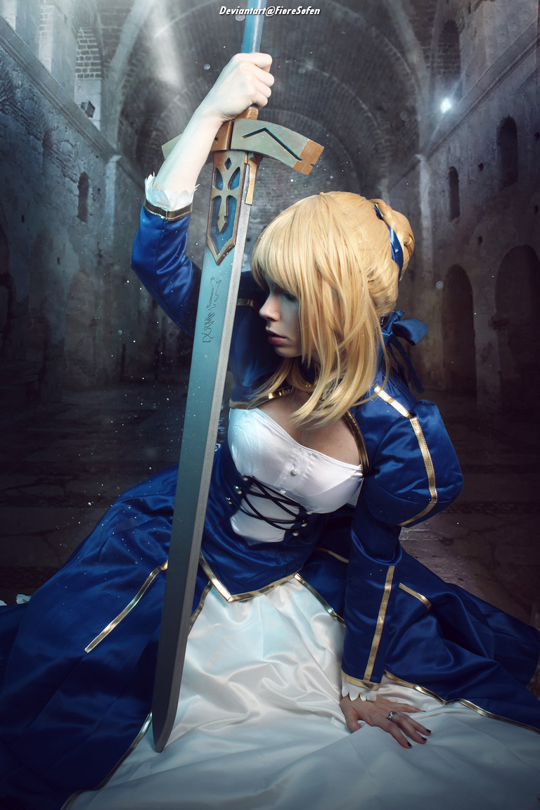 Fate Grand Order - Artoria Pendragon (Saber) Cosplay - recreation