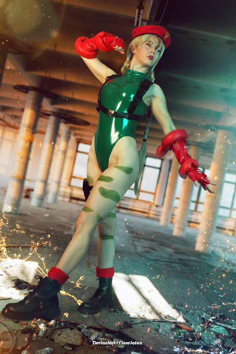 Street Fighter 5 - Cammy White (Killer Bee) Cosplay - mature capture