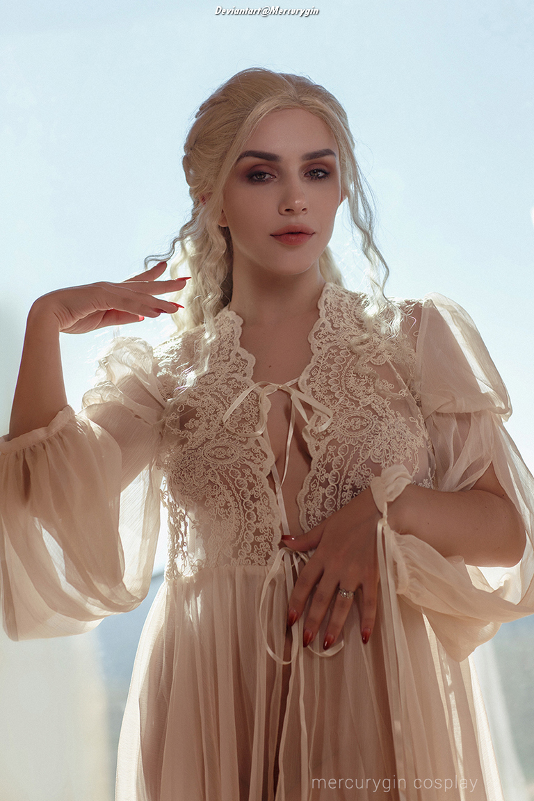 Game of Thrones - Daenerys Targaryen Cosplay