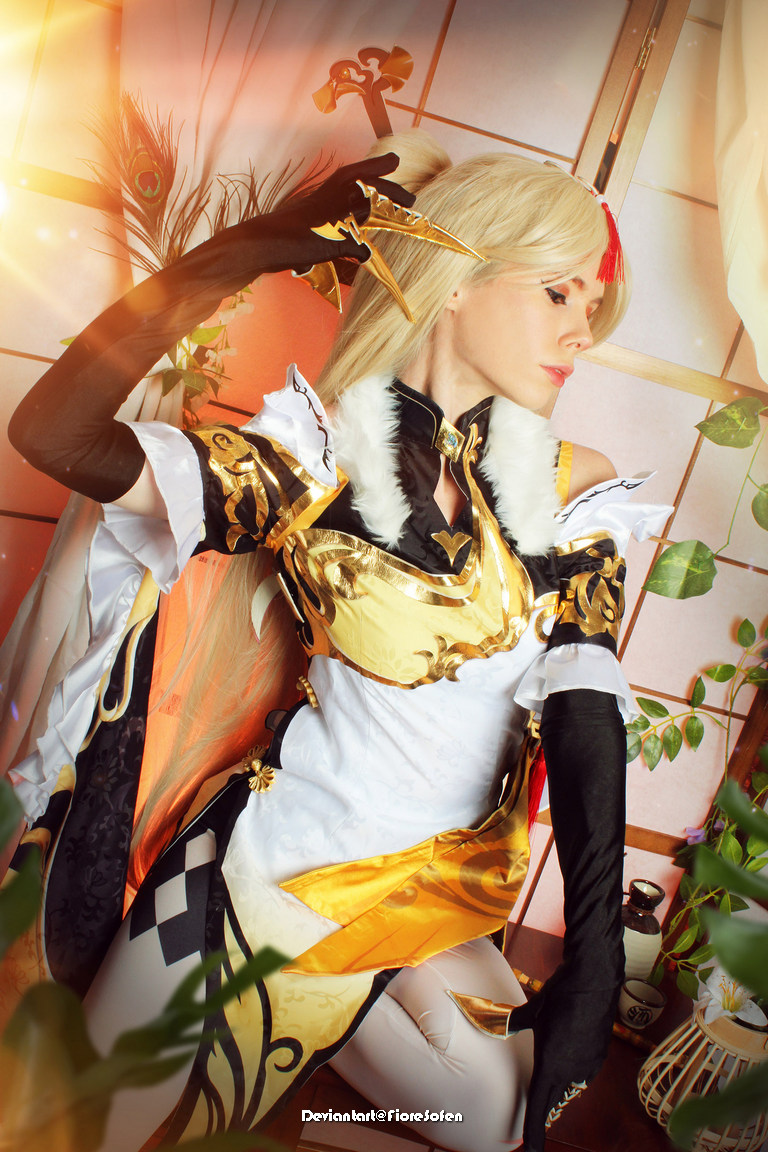 Genshin Impact - Ningguang (Gold Leaf and Pearly Jade) Cosplay - full length port.