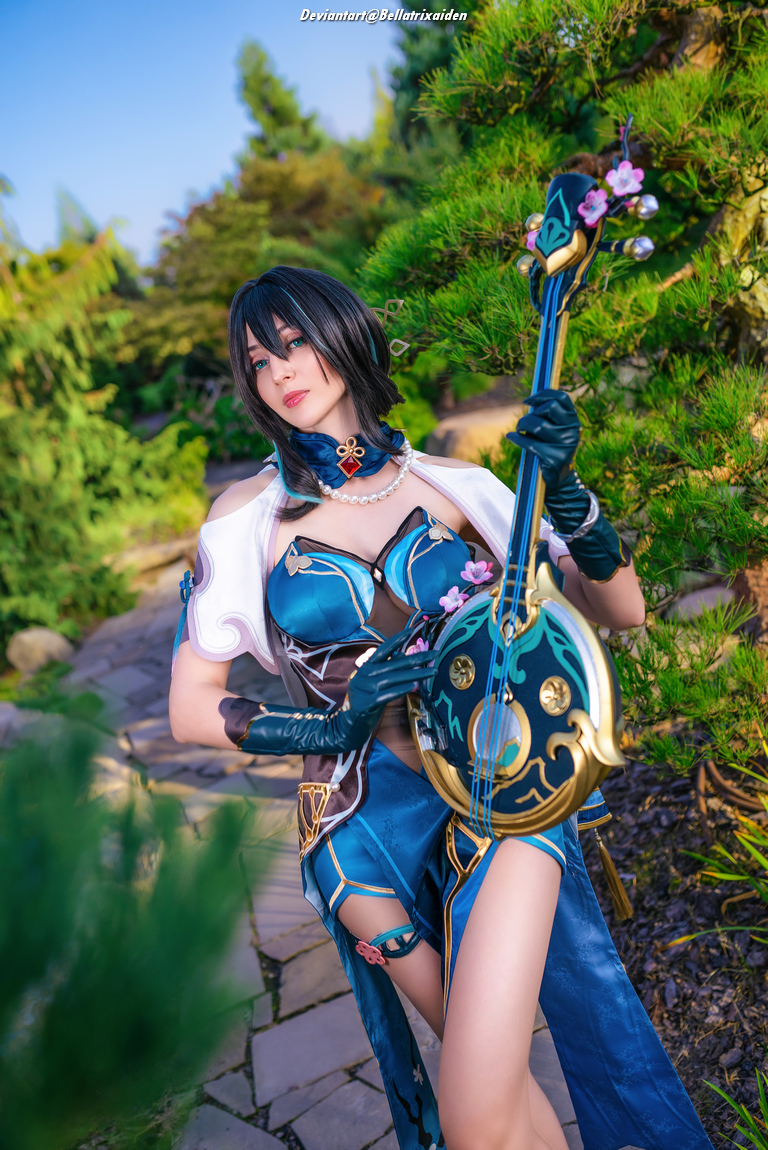 Honkai - Star Rail - Ruan Mei (Floral Scholar) Cosplay - artistic framing