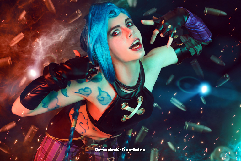 League of Legends - Jinx (The Loose Cannon) Cosplay - artistic framing