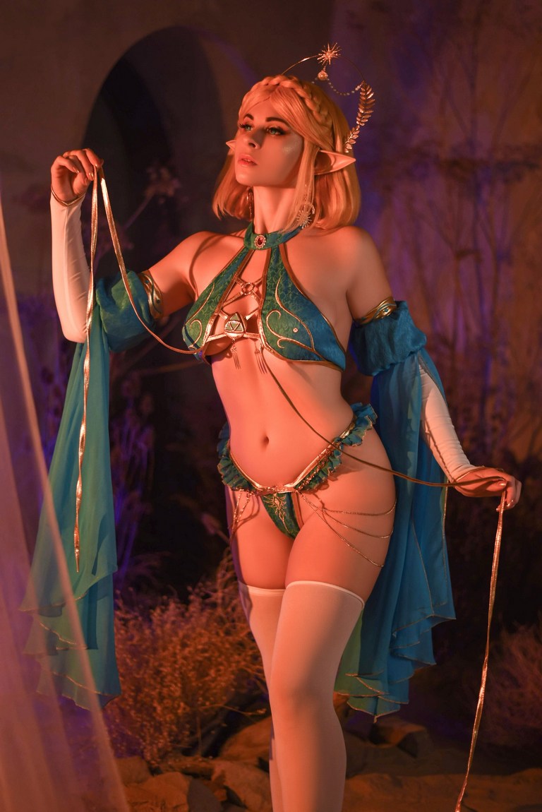 Stunning Princess Zelda Lingerie Cosplay: A Visual Showcase