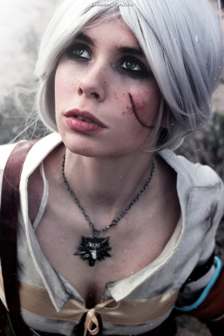 The Witcher 3 - Wild Hunt - Ciri (Cirilla Fiona Elen Riannon) Cosplay - costume show The Witcher 3 - Wild Hunt - Ciri (Cirilla Fiona Elen Riannon) Cosplay - costume show