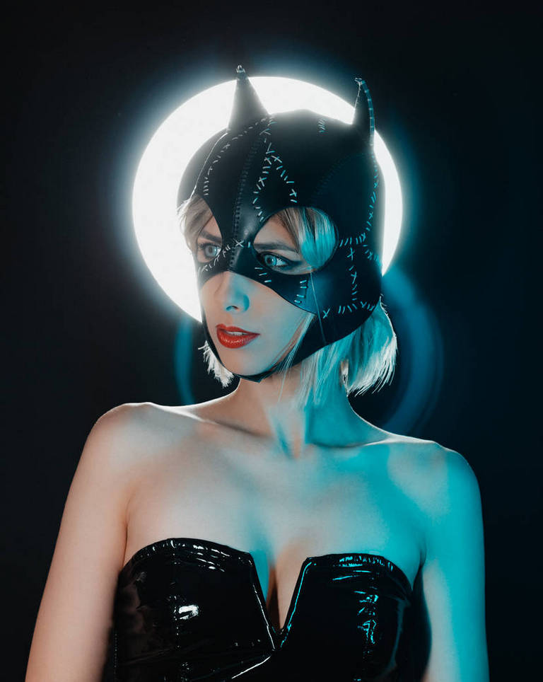 Batman Returns - Catwoman (Selina Kyle) Cosplay - artistic framing