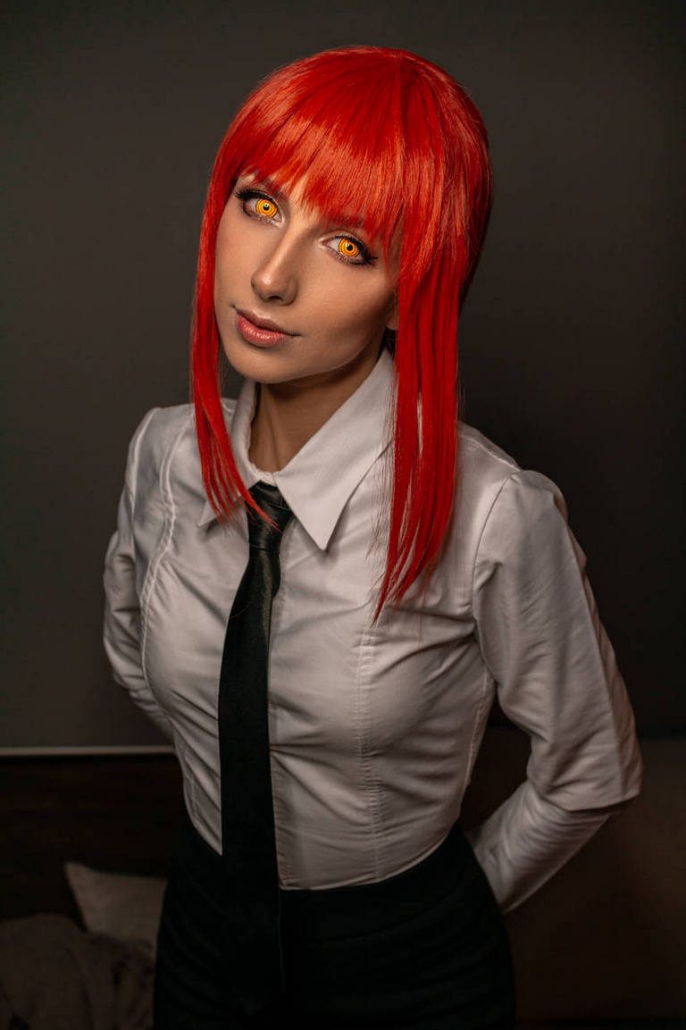 Chainsaw Man - Makima (Control Devil) Cosplay - costume portrait Chainsaw Man - Makima (Control Devil) Cosplay - costume portrait