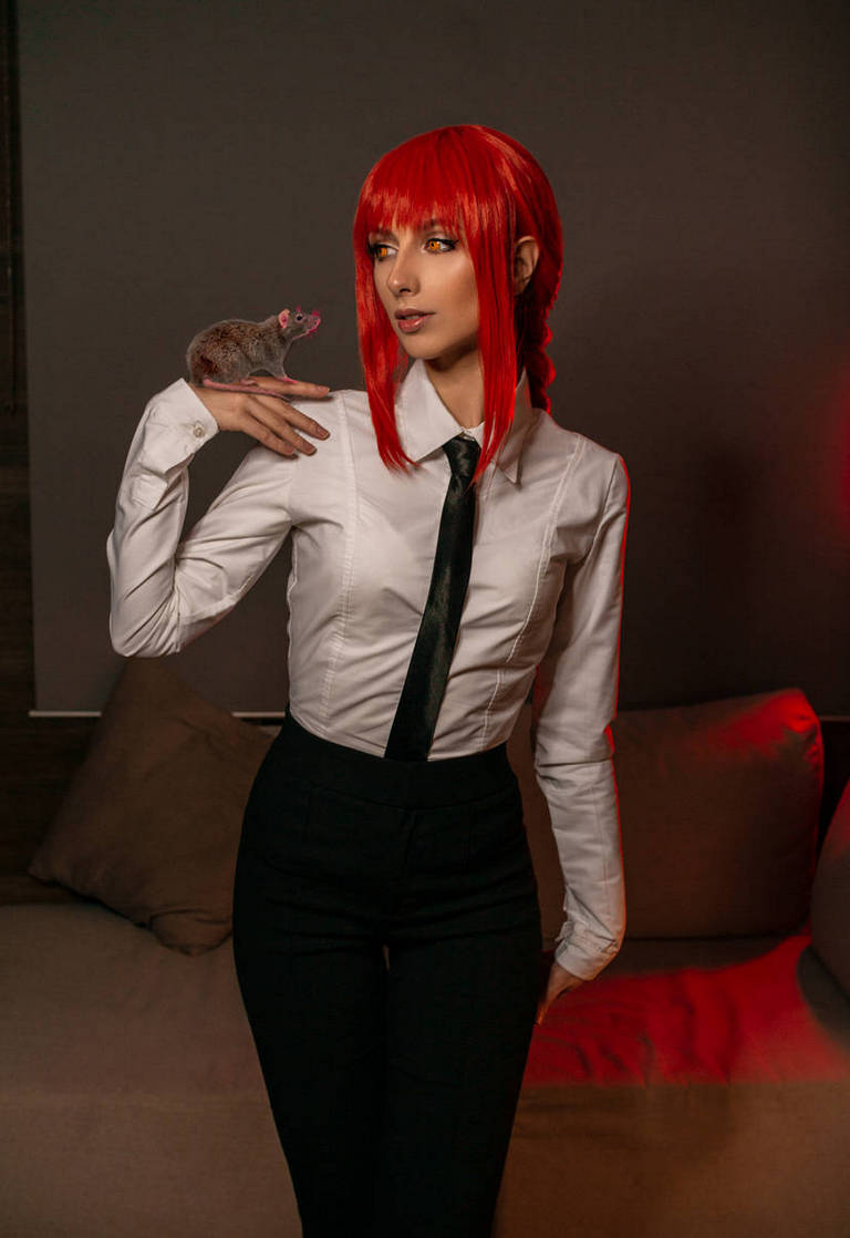Chainsaw Man - Makima (Control Devil) Cosplay - portrait photo Chainsaw Man - Makima (Control Devil) Cosplay - portrait photo