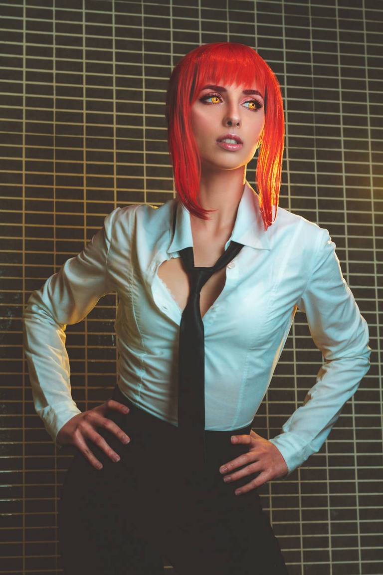 Chainsaw Man - Makima (Control Devil) Cosplay - full length photo Chainsaw Man - Makima (Control Devil) Cosplay - full length photo