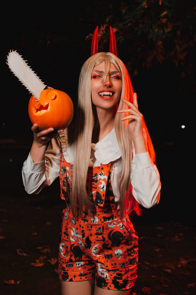 Chainsaw Man - Power (Blood Fiend) (Halloween) Cosplay - costume portrait