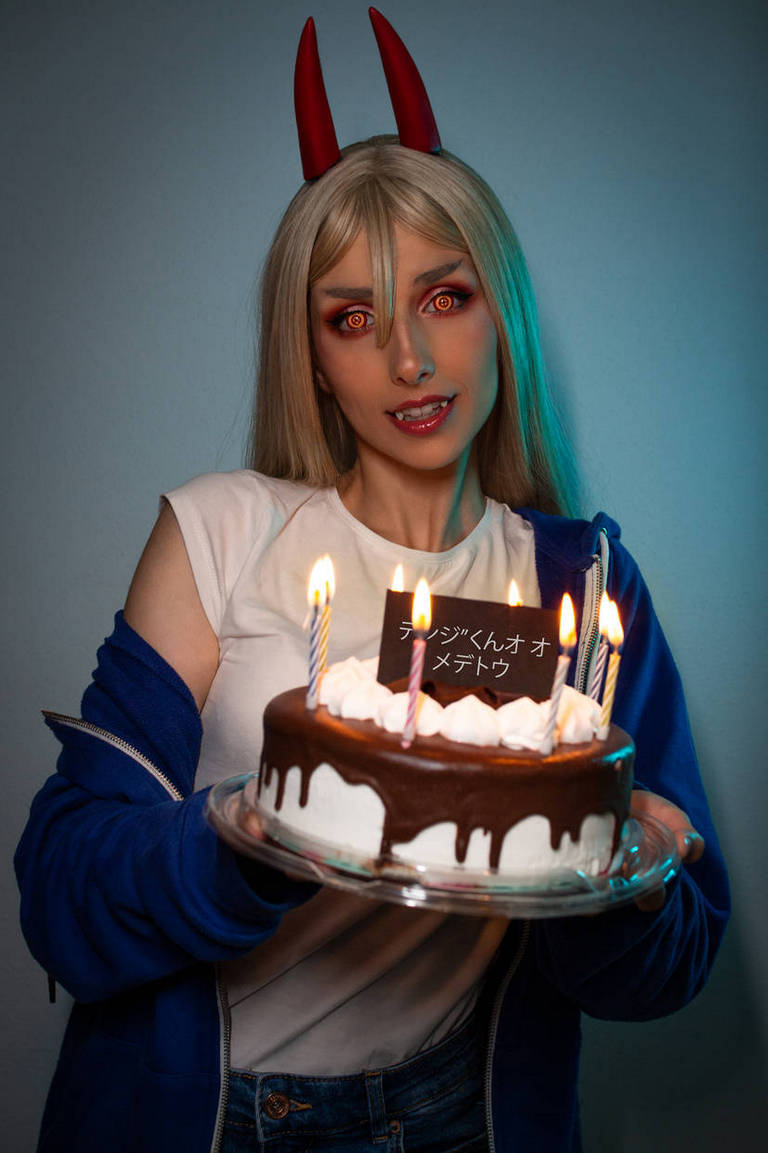 Chainsaw Man - Power (Blood Fiend) (Happy Birthday) Cosplay - body photo