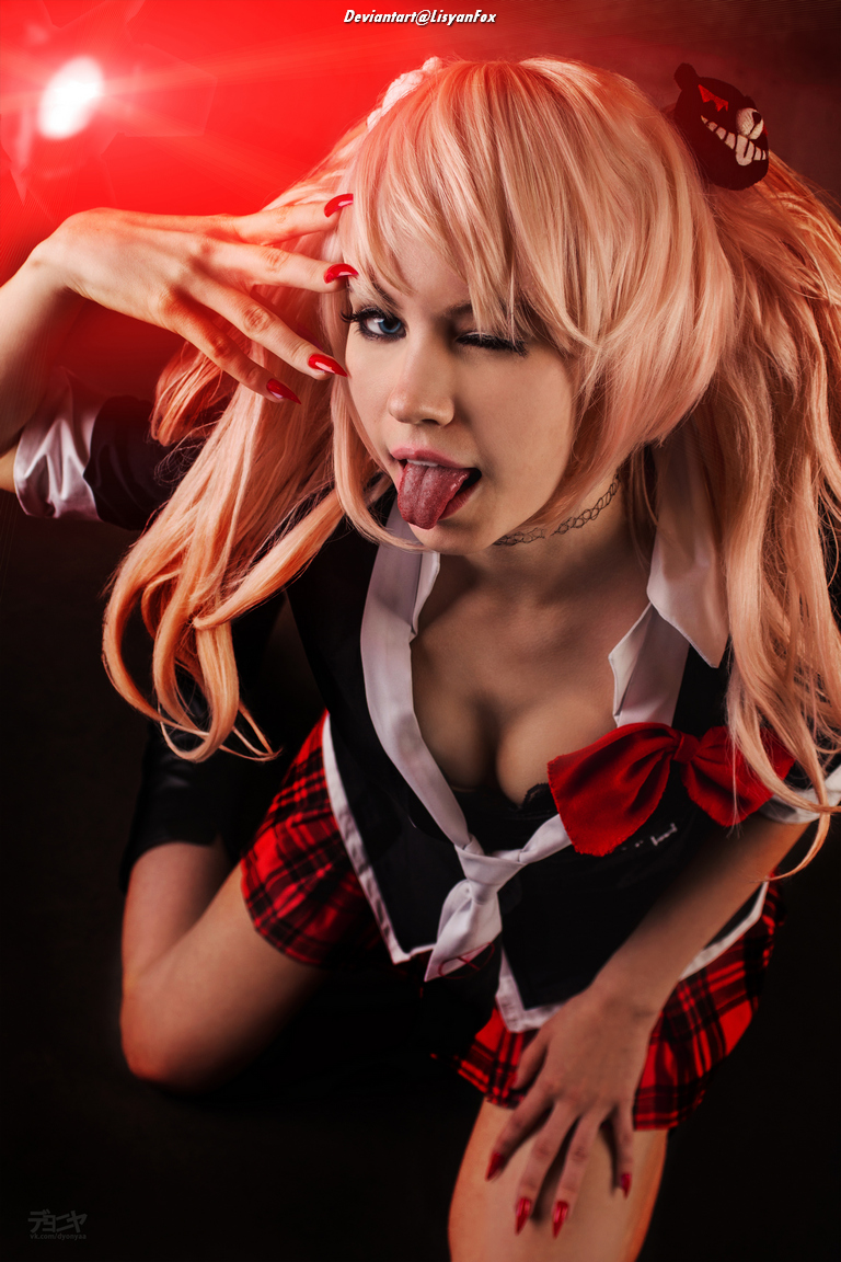 Danganronpa - Junko Enoshima Cosplay - expressive character portrait Danganronpa - Junko Enoshima Cosplay - expressive character portrait