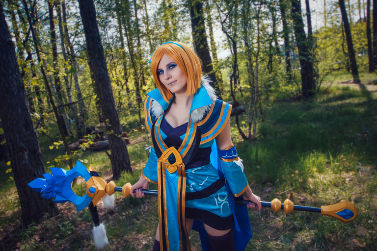 Dota 2 - Rylai (Crystal Maiden) (Heart of the North) Cosplay - expressive portrait