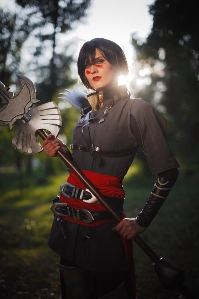 Dragon Age 2 - Marian Hawke (Champion of Kirkwall) Cosplay