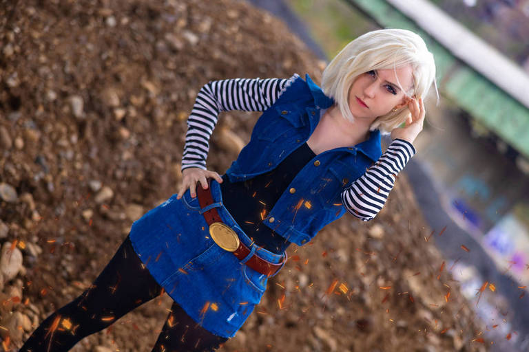 Dragon Ball - Android 18 Cosplay - professional cosplay study