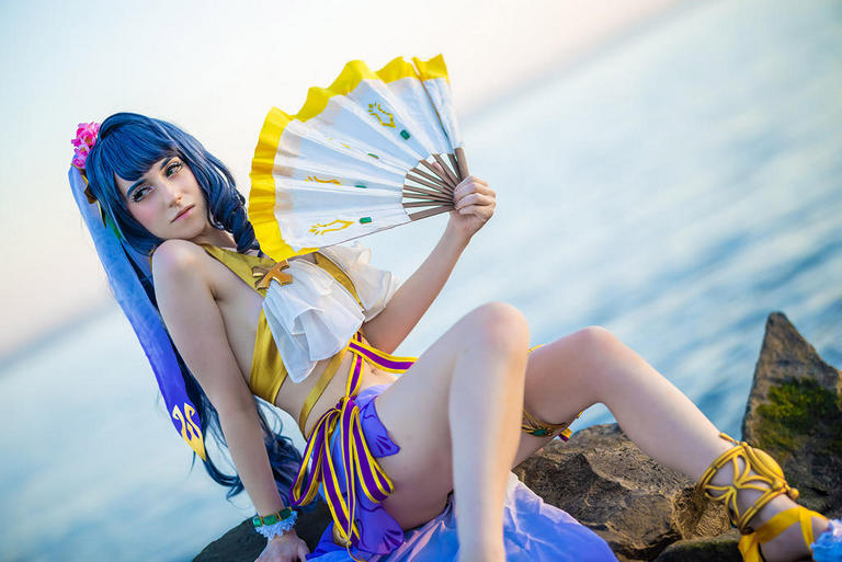 Epic Seven - Bellona Moune Cospay - light aesthetic photography
